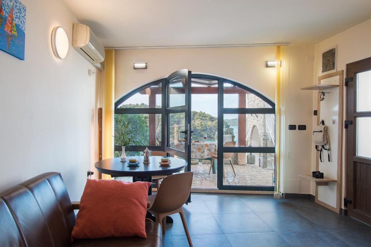 La Casa Ingrid - Couple's Paradise Banjole Extérieur photo