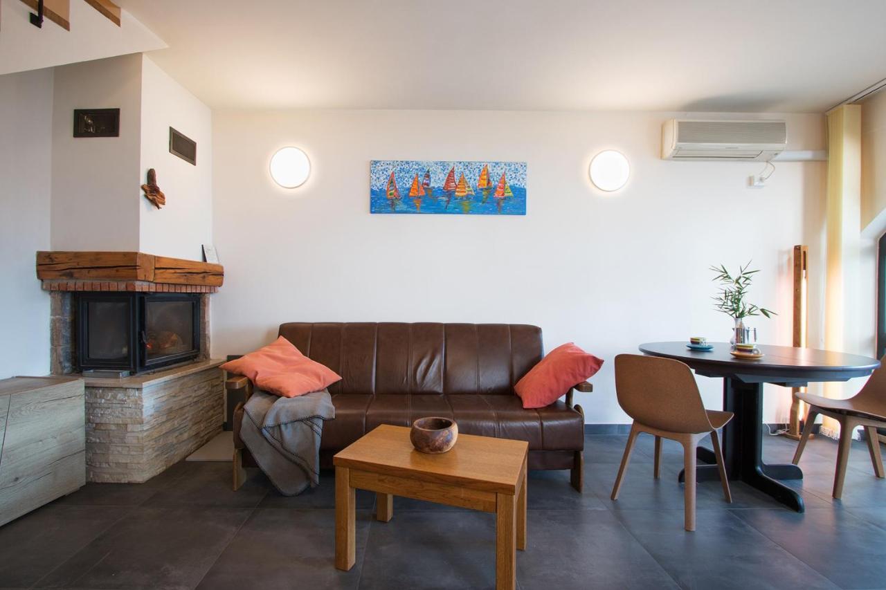 La Casa Ingrid - Couple's Paradise Banjole Extérieur photo